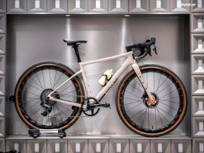 enve-mog-on-light-bicycle-wr40-carbon-wheels-700c