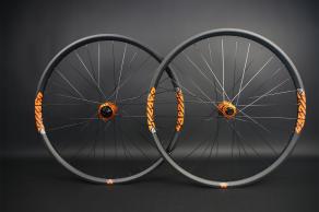 RM29C07-29er-mtb-ud-matte-orange-I9-hydra-boost-orange-decal-carbon-wheelset